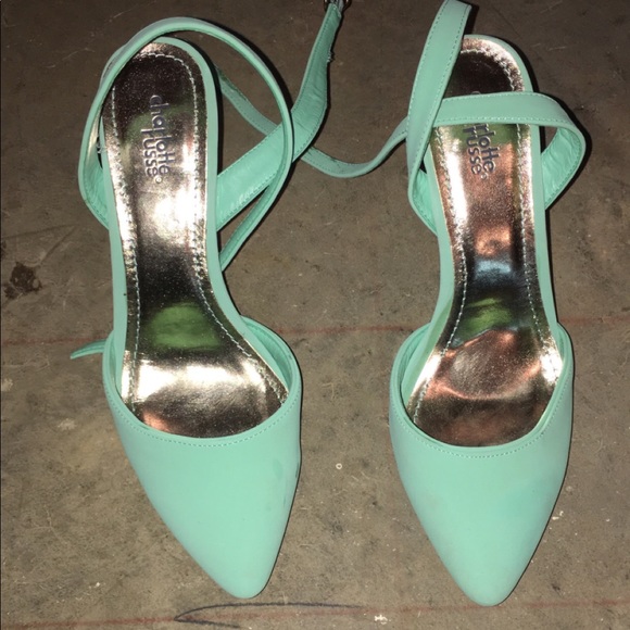 Heels - Picture 3 of 3